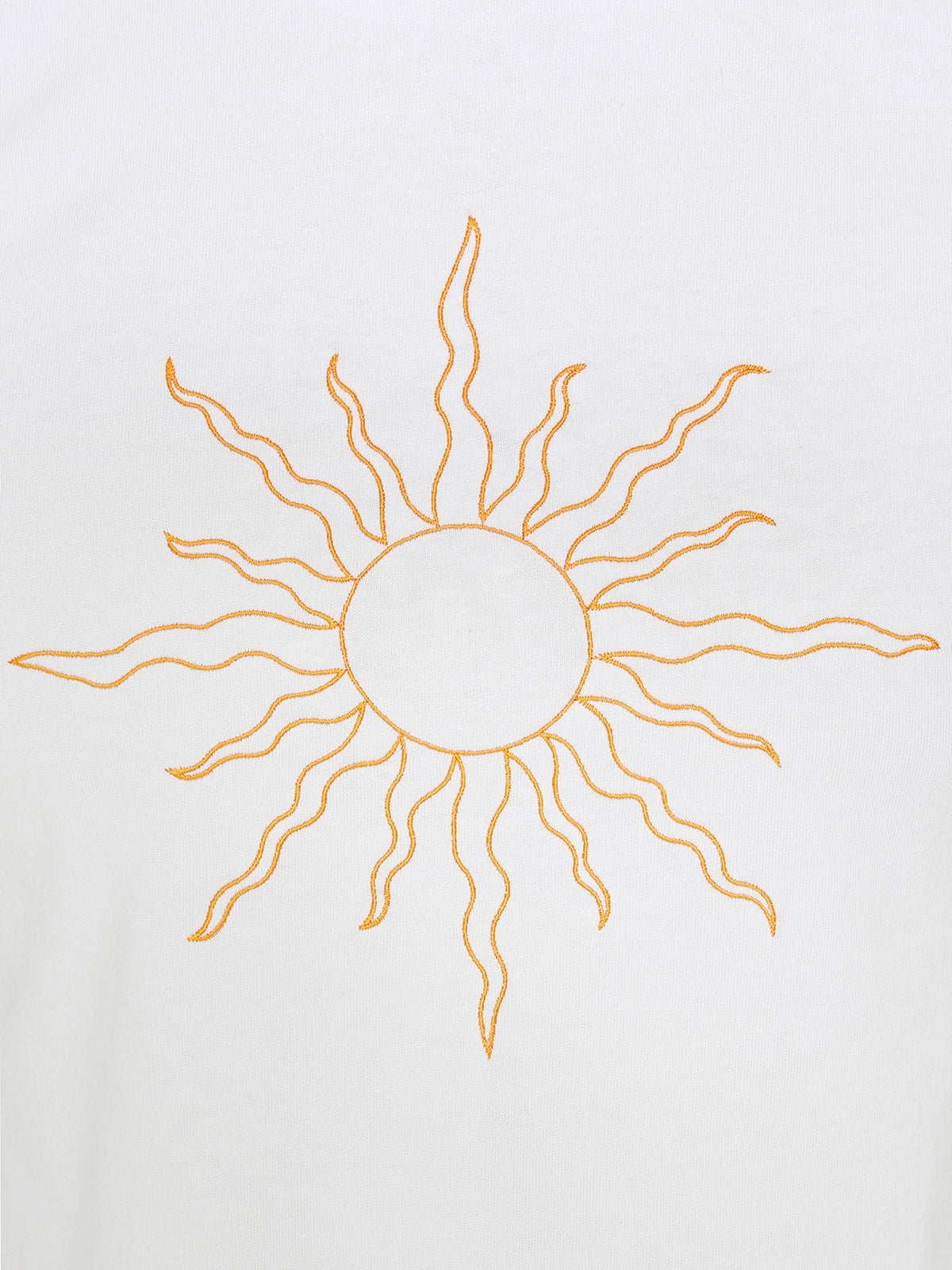 T-shirt bianca yoga realizzata artigianalmente in Italia con ricamo sole