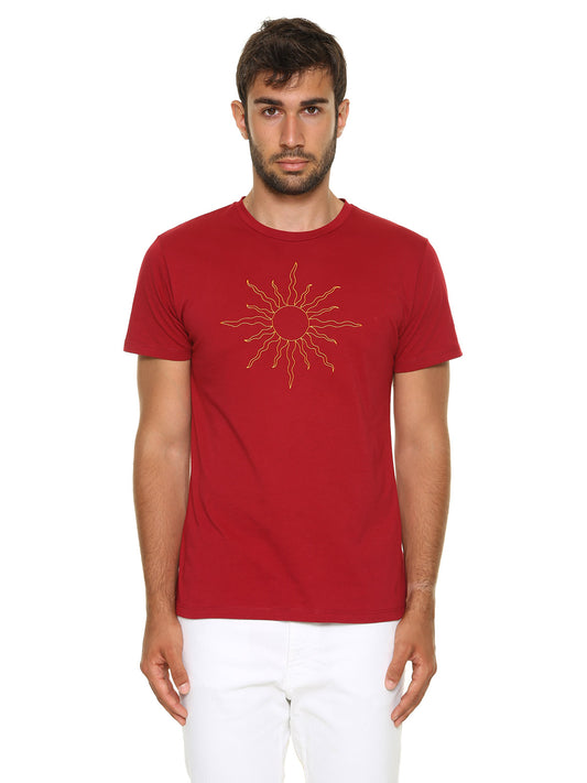 T-shirt bordeaux yoga realizzata artigianalmente in Italia con ricamo sole